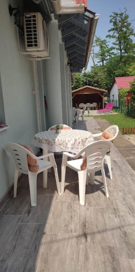 4 Lurko Apartman Uj Lägenhet Hajdúszoboszló Exteriör bild